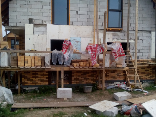 Кладка облицовочного кирпича на цветную смесь