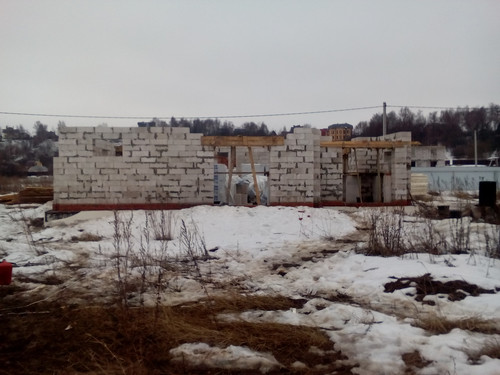 Первый этаж почти готов
